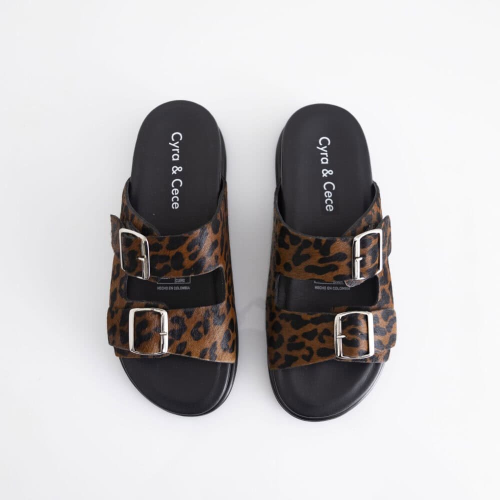 sandalias en cuero de leopardo