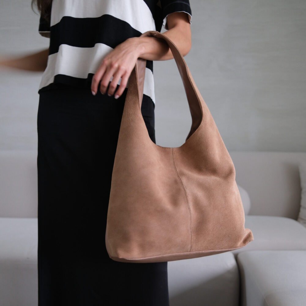 cartera de gamuza y cuero colombiano