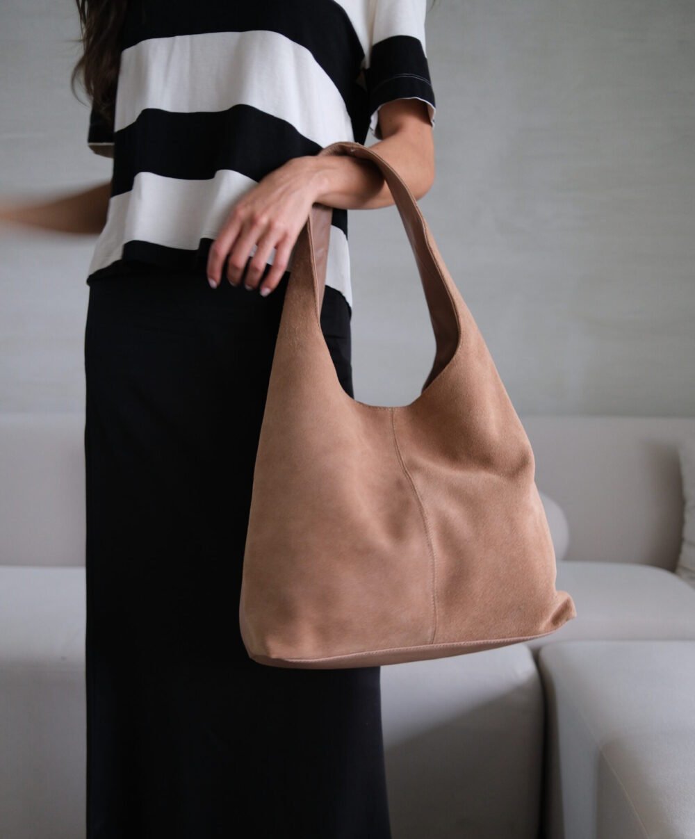 cartera de gamuza y cuero colombiano